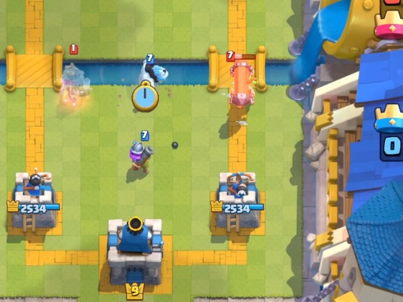 Bảo vệ lãnh thổ trong Clash Royale APK 
